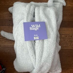 Wild Sage Plush Robe with hood NWOT